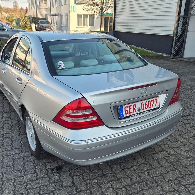 Gebraucht Mercedes C200 Elegance 163 PS (119 kW) 2001 Silber Limousine