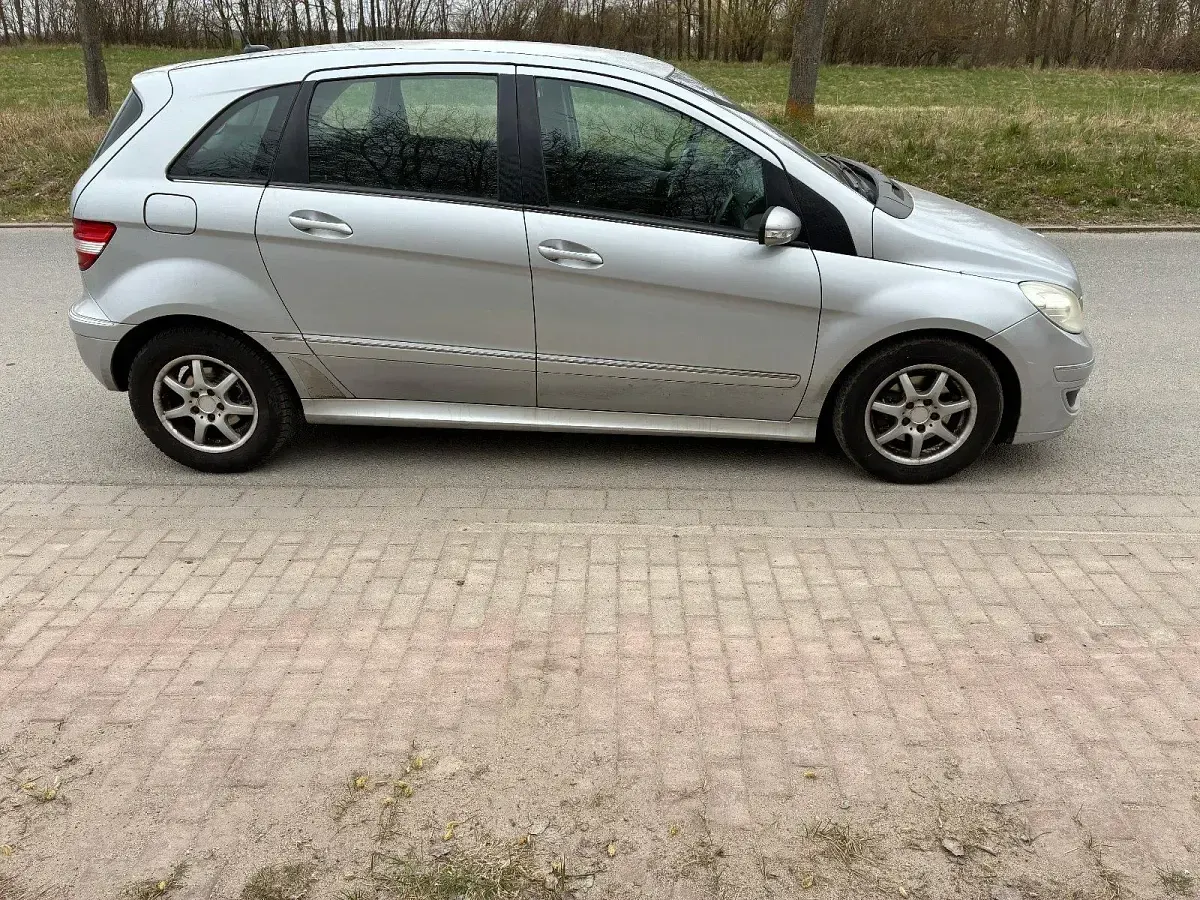 Gebraucht Mercedes B170 116 PS (85 kW) 2005 Silber Van / Kleinbus