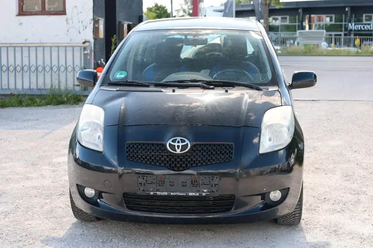Gebraucht Toyota Yaris Team 90 PS (66 kW) 2008 Schwarz Kleinwagen
