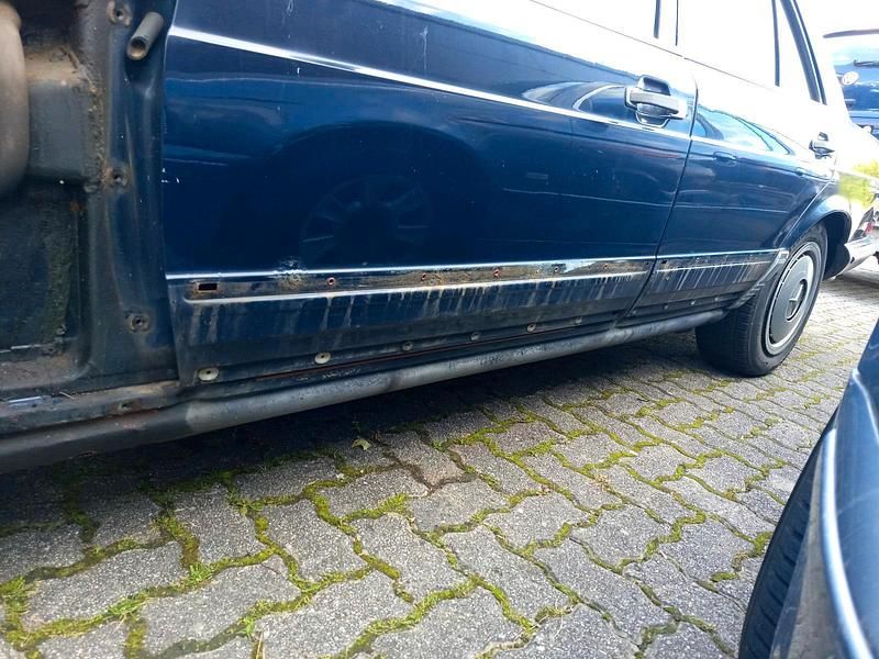 Gebraucht Mercedes E280 1982 Blau Limousine
