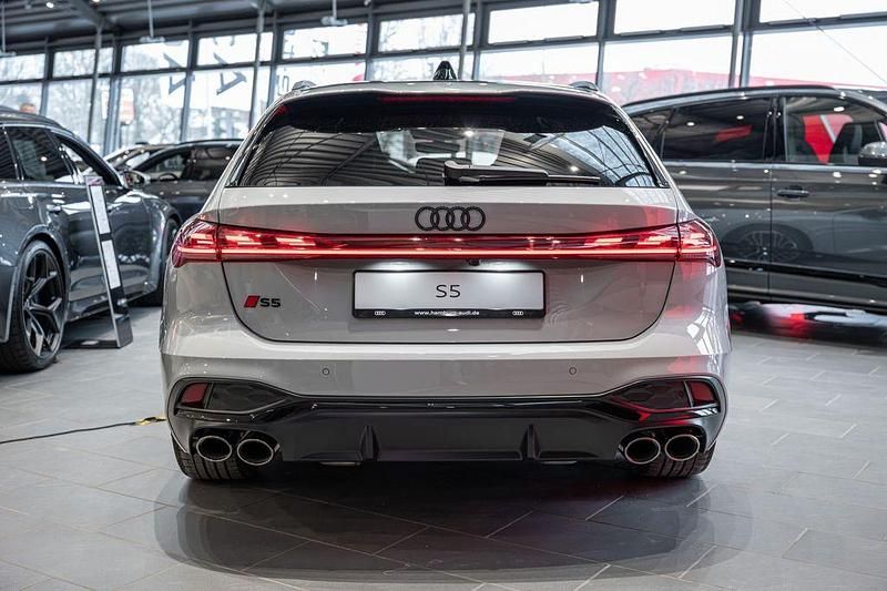Neu Audi S5 Sport 367 PS (269 kW) 2026 Grau Kombi