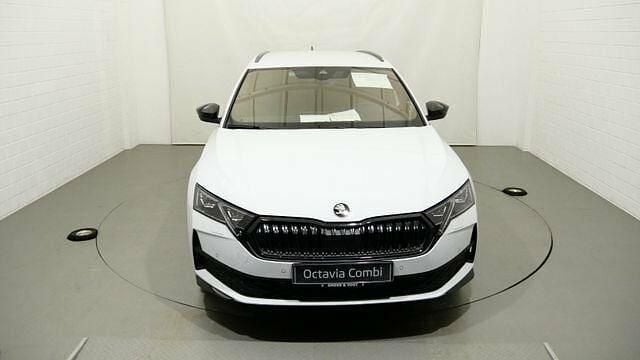 Gebraucht Skoda Octavia SportLine 150 PS (110 kW) 2022 Weiß Kombi