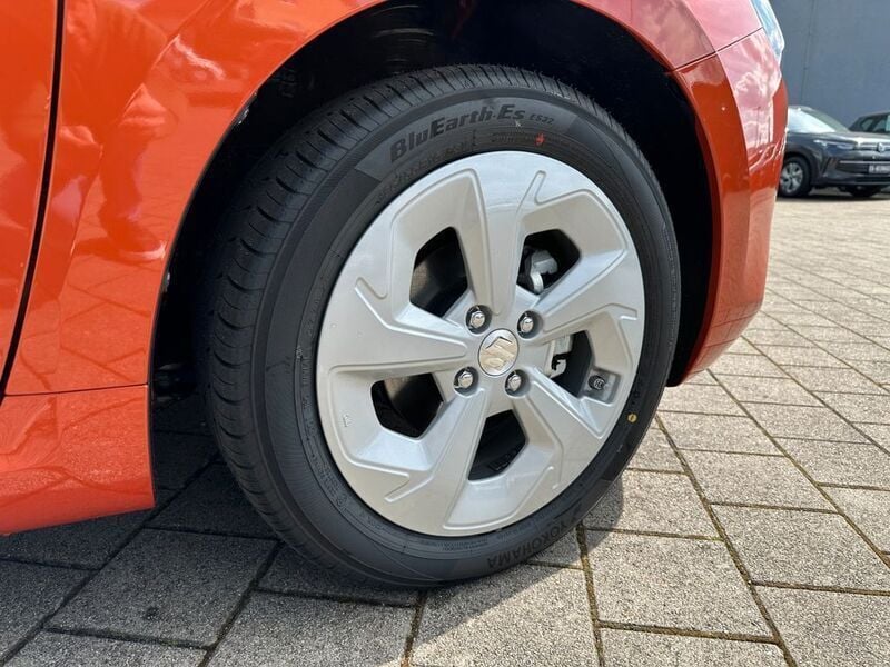 Neu Suzuki Swift 83 PS (61 kW) 2025 Orange Kleinwagen