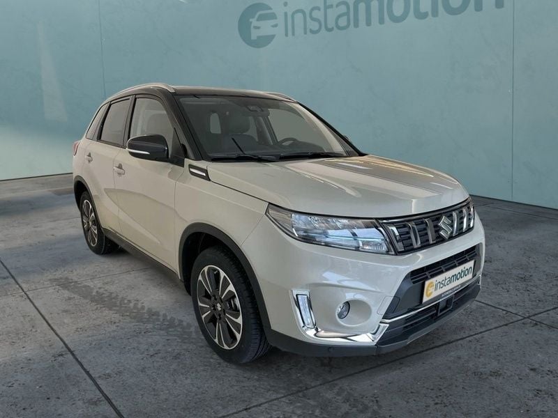 Beige Gebraucht 2023 Suzuki Vitara Comfort+ SUV | 27.300 € (Teuer) - Bild 1/4