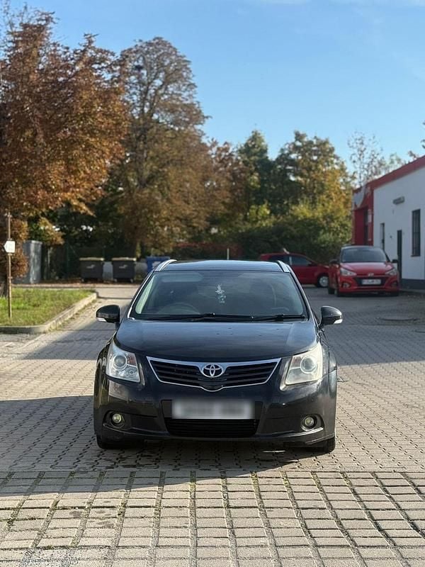 Gebraucht Toyota Avensis 126 PS (92 kW) 2011 Schwarz Kombi