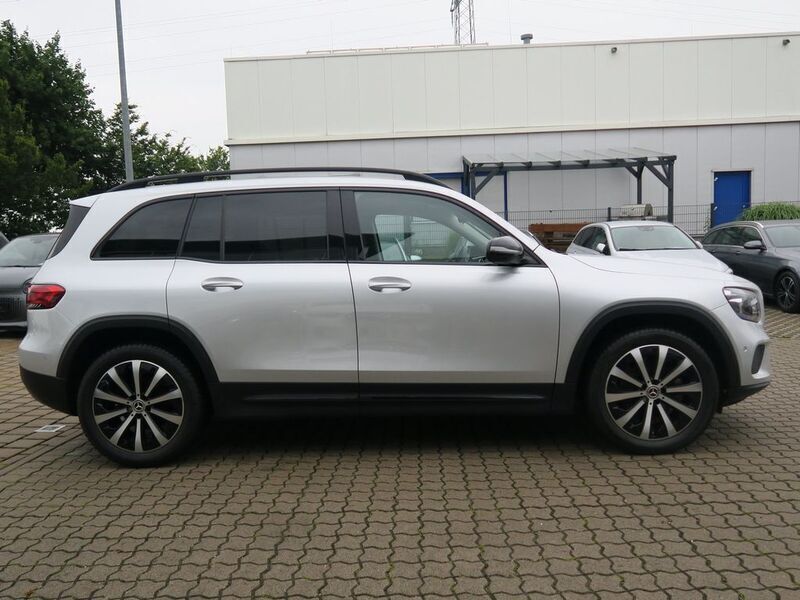 Gebraucht Mercedes GLB180 Progressive 116 PS (85 kW) 2023 Silber SUV