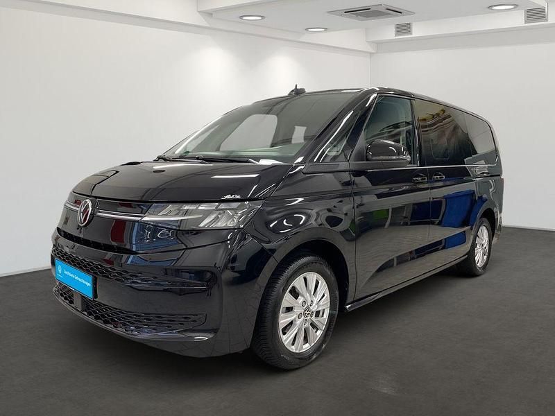 Deep black perleffekt Gebraucht 2024 VW T7 Life Van | 51.948 € (Superpreis) - Bild 1/4