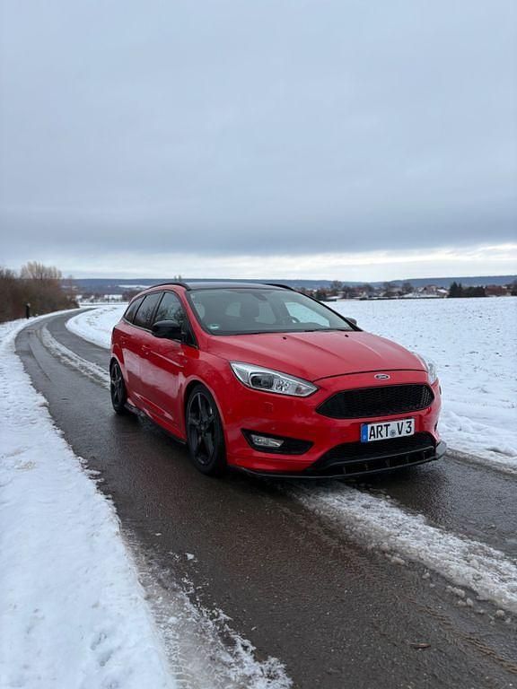 Gebraucht Ford Focus ST-Line 150 PS (110 kW) 2016 Rot Kombi
