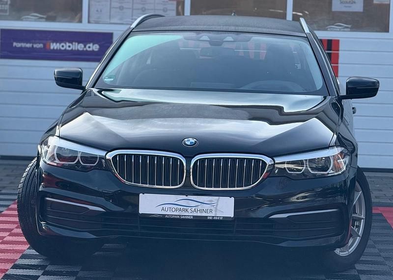 Gebraucht BMW 520 Performance 190 PS (139 kW) 2017 Schwarz ii/bonnet fluid black Kombi