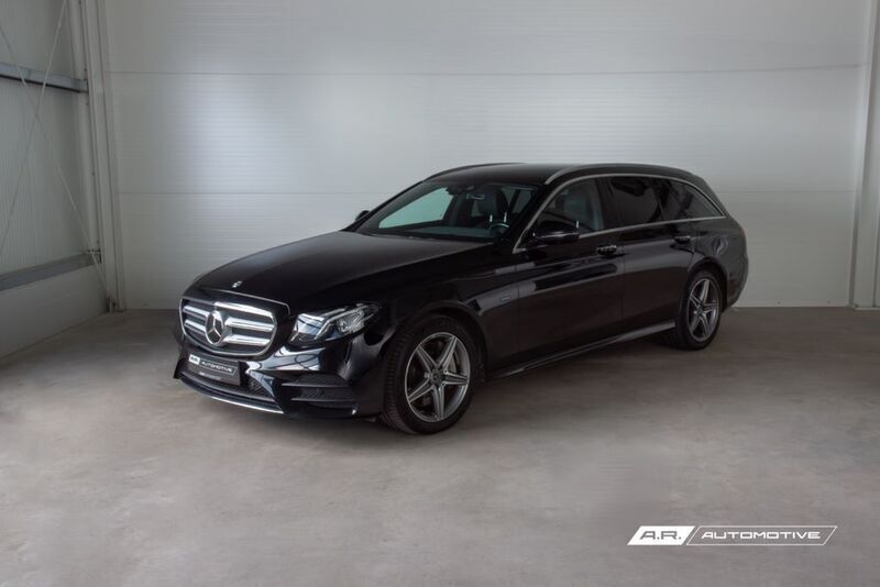 Schwarz Gebraucht 2020 Mercedes E300 AMG line Kombi | 22.870 € (Superpreis) - Bild 1/4