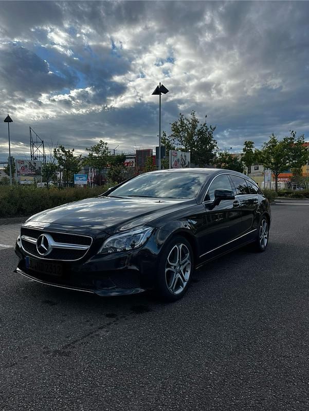 Schwarz Gebraucht 2015 Mercedes CLS350 Kombi | 19.000 € (Fairer Preis) - Bild 1/4