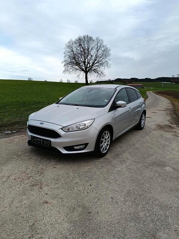 Gebraucht Ford Focus Business Edition 150 PS (110 kW) 2015 Silber Kleinwagen