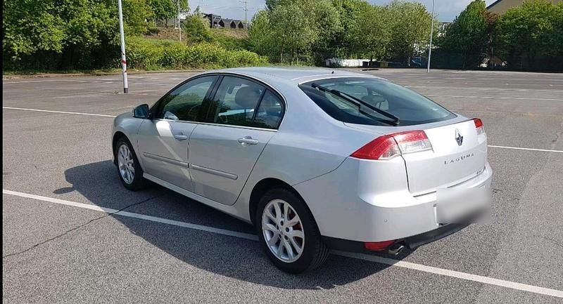 Gebraucht Renault Laguna III 170 PS (125 kW) 2008 Silber Kleinwagen