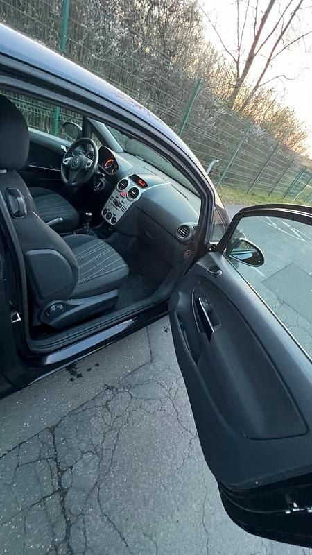 Second-hand Opel Corsa 80 CP (58 kW) 2008 Negru Hatchback