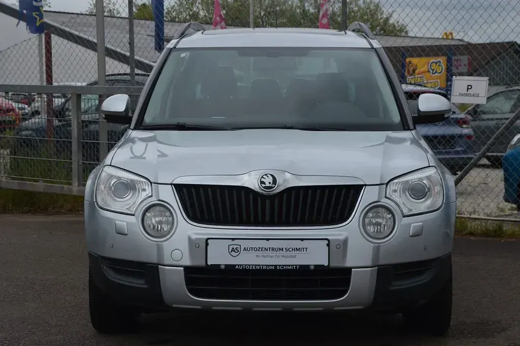 Używany Skoda Yeti Plus Edition 122 KM (89 kW) 2012 Srebrny SUV