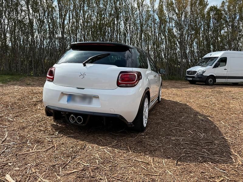 Gebraucht Citroën DS3 115 PS (84 kW) 2013 Weiß Kleinwagen