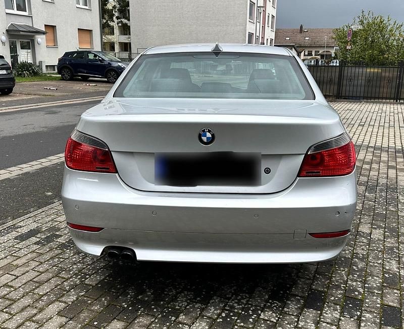 Gebraucht BMW 520 170 PS (125 kW) 2005 Silber Limousine