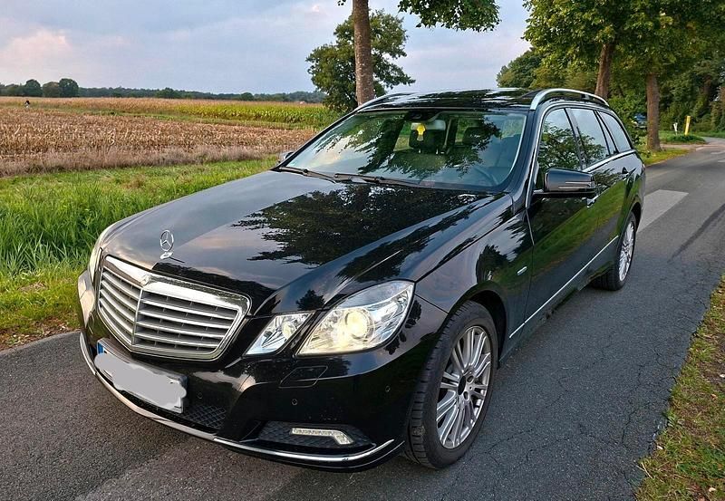 Schwarz Gebraucht 2009 Mercedes E350 Kombi | 7.250 € (Superpreis) - Bild 1/4