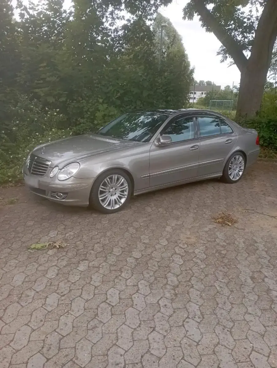 Gebraucht Mercedes E280 231 PS (169 kW) 2008 Grau Limousine