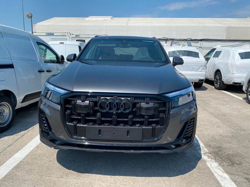 Gebraucht Audi Q7 252 PS (185 kW) 2024 Grau SUV