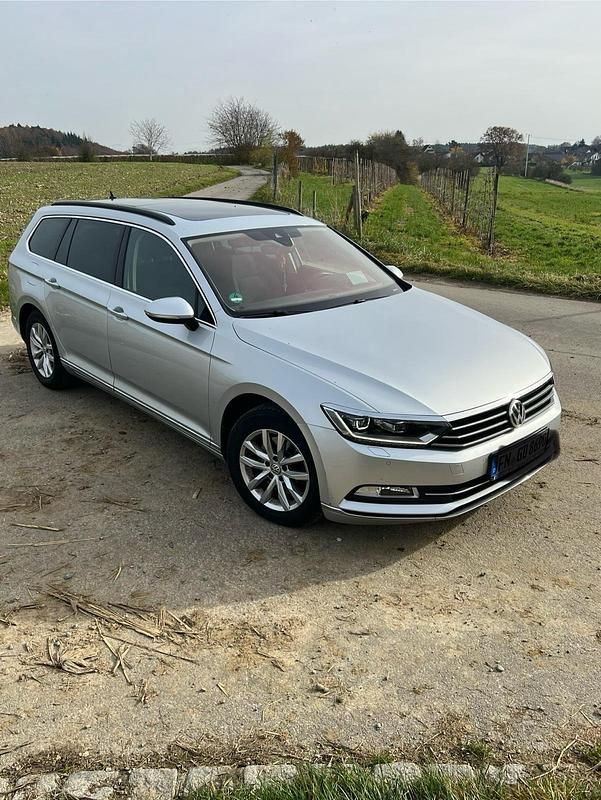 Grau Gebraucht 2017 VW Passat Kombi | 15.600 € (Guter Preis) - Bild 1/4
