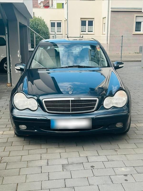 Gebraucht Mercedes C180 129 PS (94 kW) 2001 Blau Limousine
