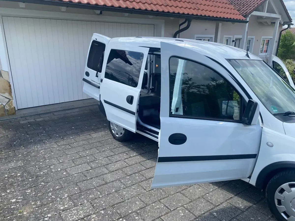 Gebraucht Opel Combo 94 PS (69 kW) 2010 Weiß Van / Kleinbus