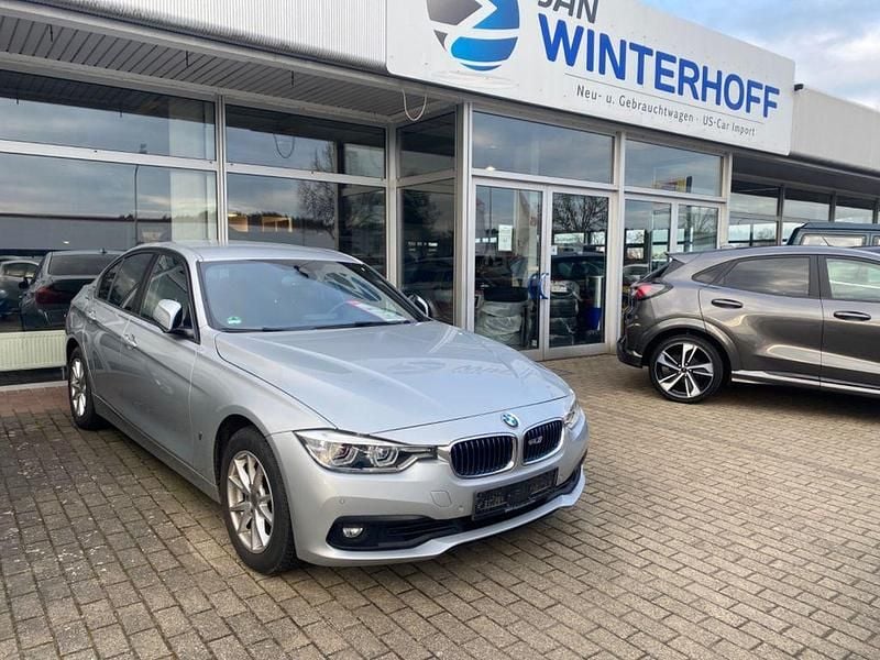Gebraucht BMW 330e Advantage 184 PS (135 kW) 2017 Silber Limousine