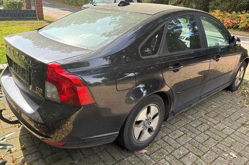 Schwarz Gebraucht 2010 Volvo S40 Limousine | 2.600 € (Guter Preis) - Bild 1/4