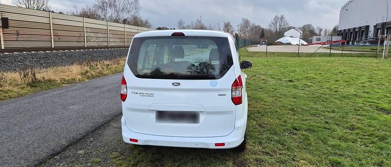 Gebraucht Ford Tourneo Courier 100 PS (73 kW) 2017 Weiß Van / Kleinbus