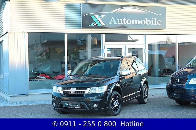 Schwarz Gebraucht 2012 Fiat Freemont Urban SUV | 7.599 € (Superpreis) - Bild 1/4