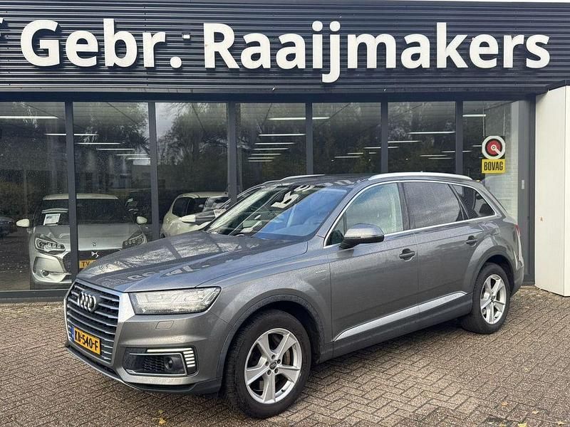 Grau Gebraucht 2016 Audi Q7 Premium SUV | 17.900 € - Bild 1/4