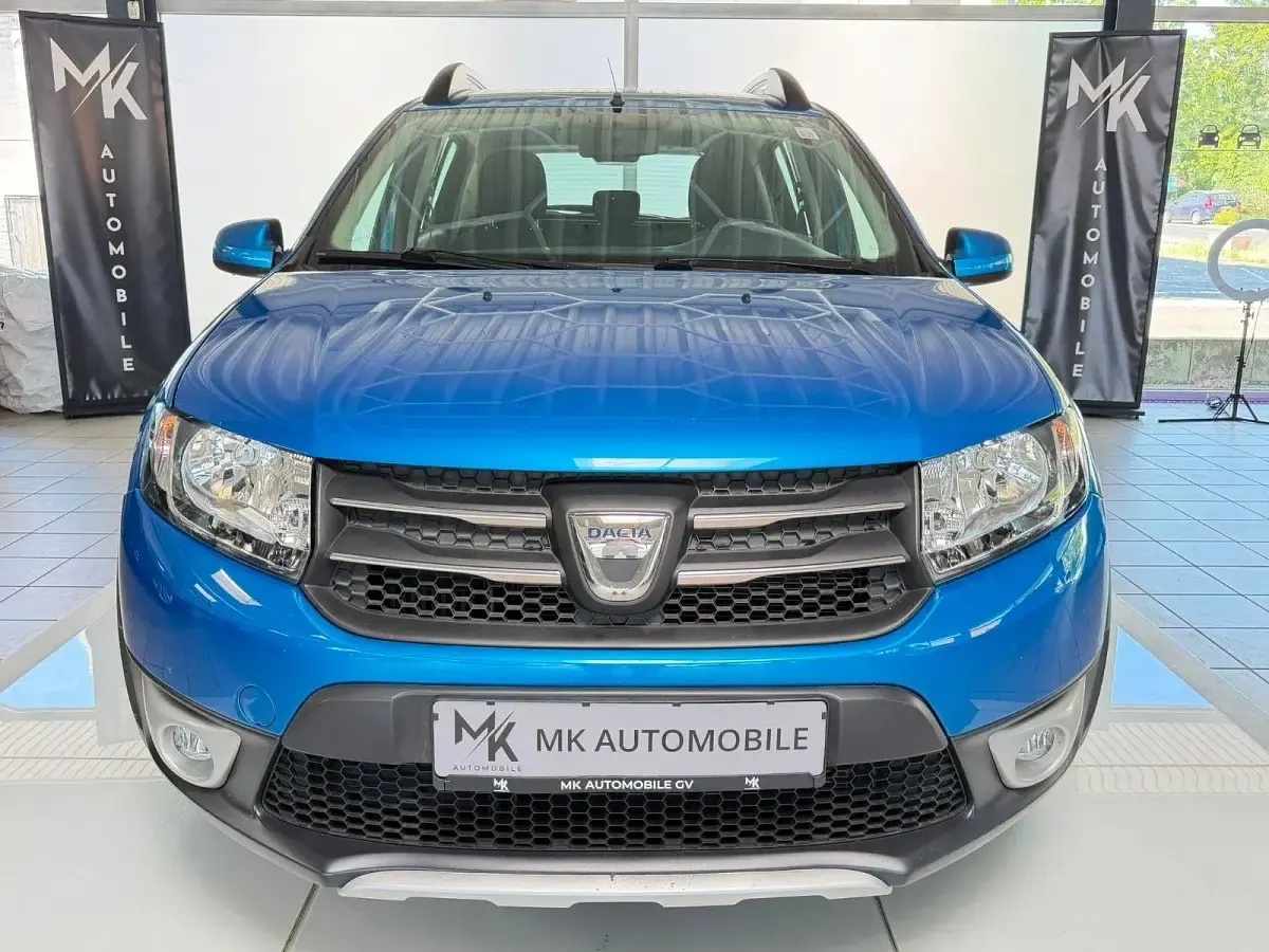 Gebraucht Dacia Sandero Prestige 90 PS (66 kW) 2015 Blau Kleinwagen