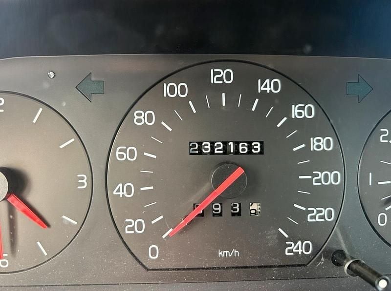 Second-hand Volvo 940 112 CP (82 kW) 1993 Albastru Break