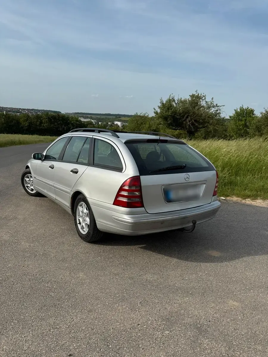 Gebraucht Mercedes C220 143 PS (105 kW) 2003 Silber Kombi