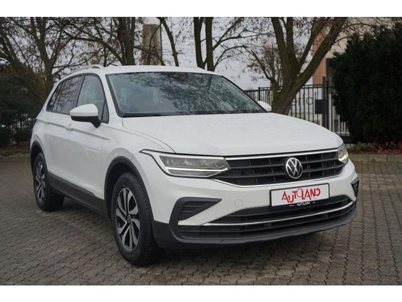 Gebraucht VW Tiguan Active 150 PS (110 kW) 2021 Pure white SUV