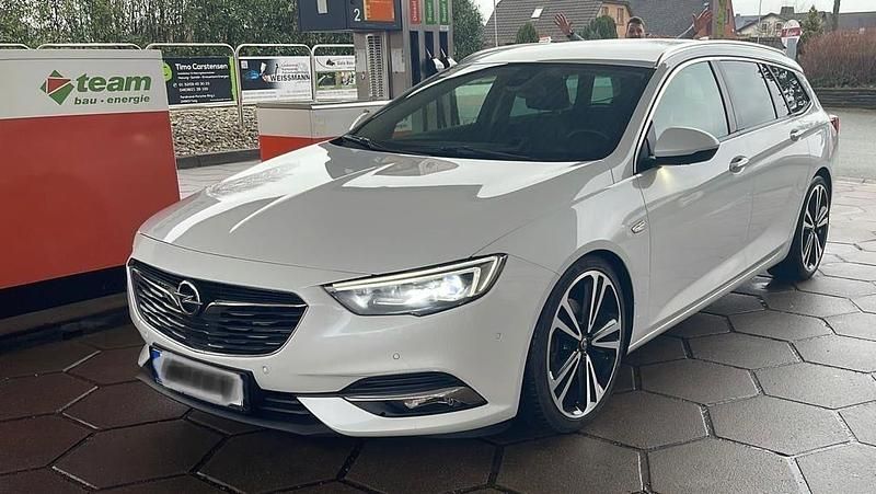 Gebraucht Opel Insignia Innovation 209 PS (153 kW) 2017 Weiß Kombi