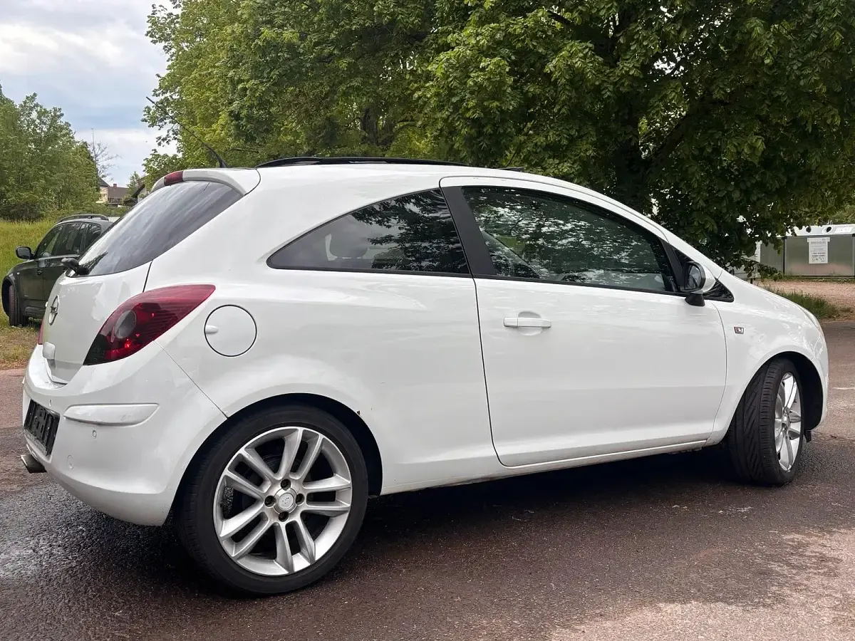 Gebraucht Opel Corsa 87 PS (63 kW) 2010 Weiß Kleinwagen