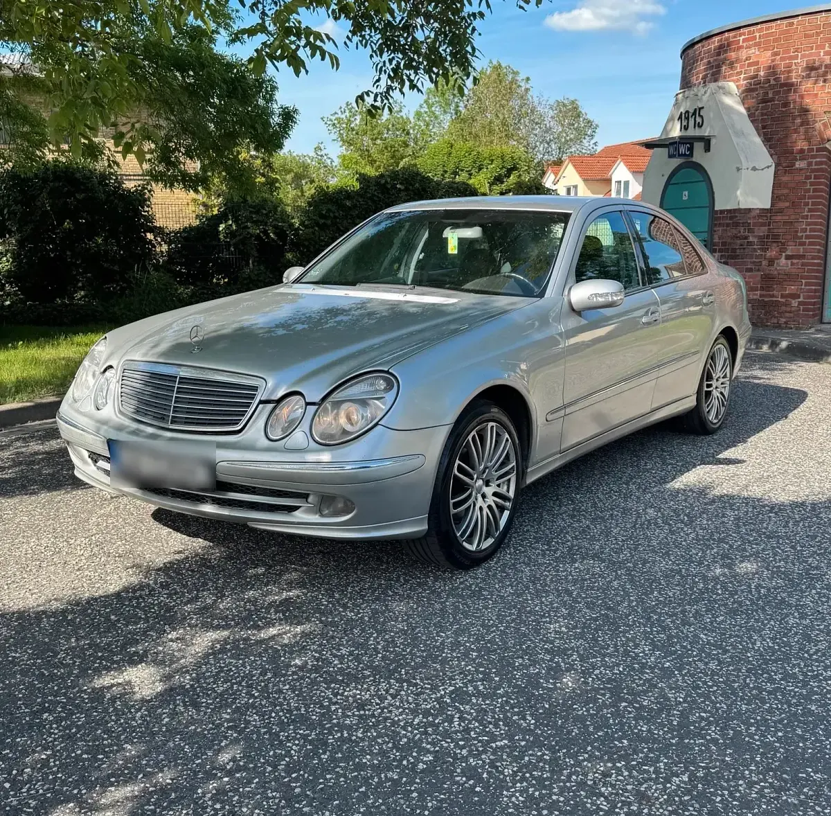 Gebraucht Mercedes E320 216 PS (158 kW) 2004 Silber Limousine