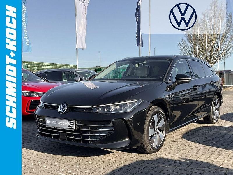 Gebraucht VW Passat Elegance 177 PS (130 kW) 2025 Schwarz Limousine
