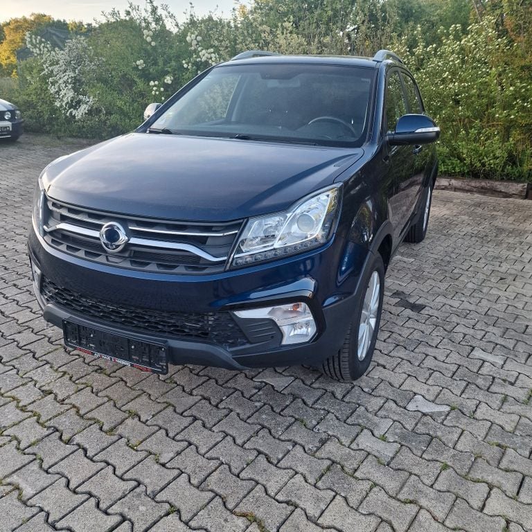 Blau Gebraucht 2017 Ssangyong Korando Quartz SUV | 8.299 € (Superpreis) - Bild 1/4