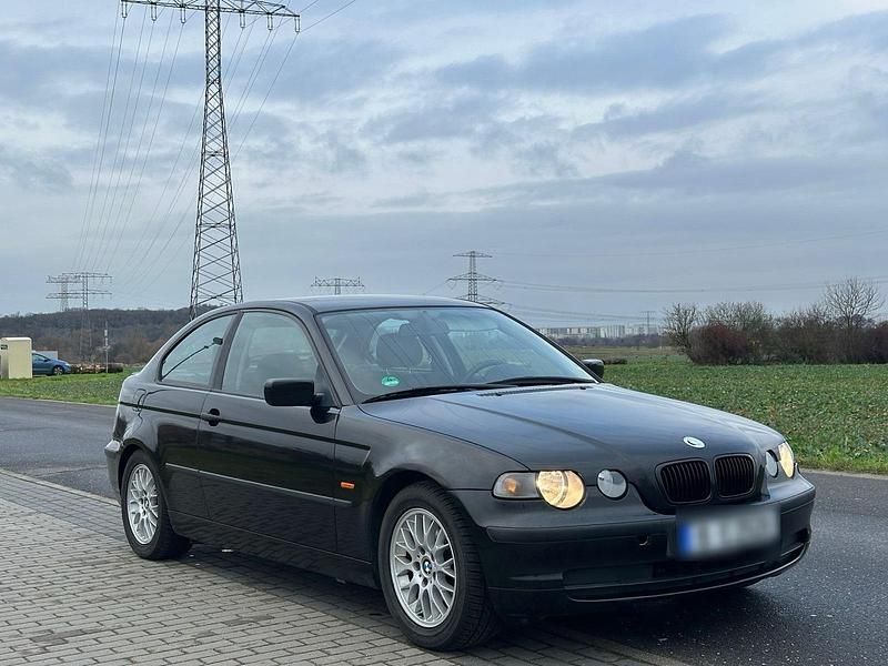 Gebraucht BMW 316 116 PS (85 kW) 2001 Schwarz Kleinwagen