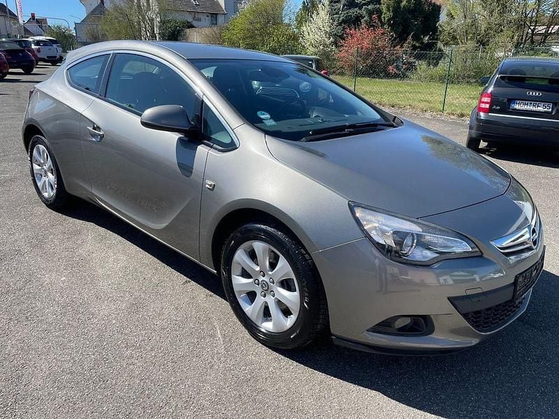 Gebraucht Opel Astra GTC 140 PS (102 kW) 2016 Beige Coupé