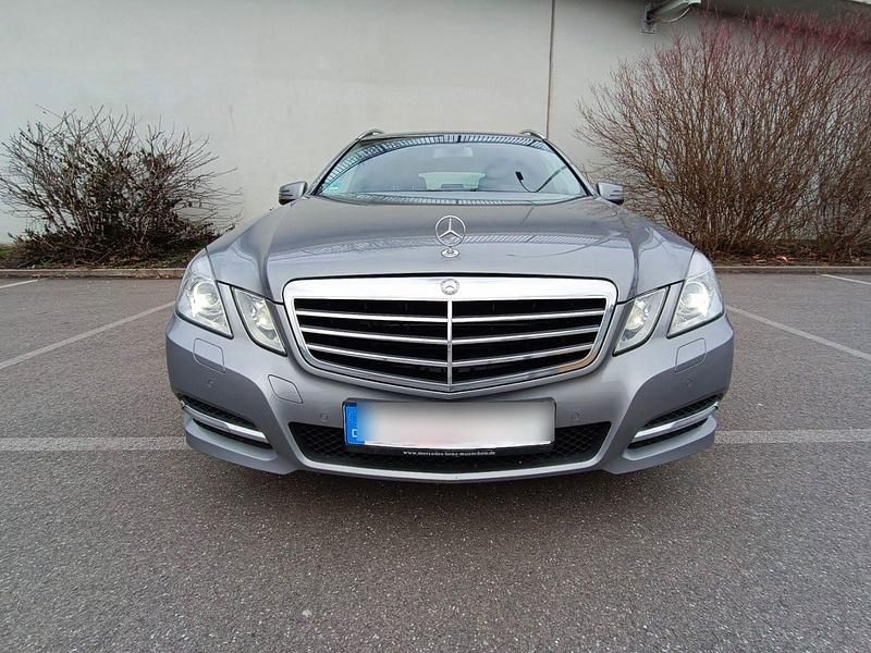 Gebraucht Mercedes E300 Avantgarde 231 PS (169 kW) 2013 Grau Kombi