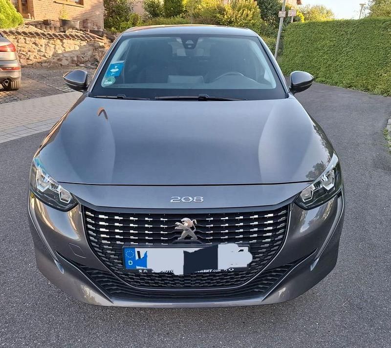 Grau Gebraucht 2021 Peugeot 208 Active Kleinwagen | 14.199 € (Fairer Preis) - Bild 1/4