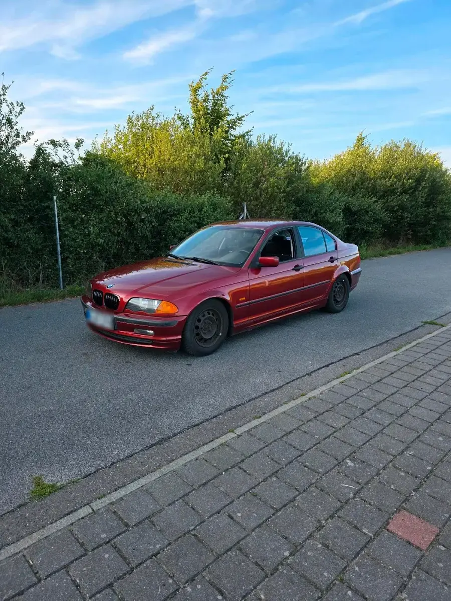 Gebraucht BMW 318 118 PS (86 kW) 2000 Rot Limousine