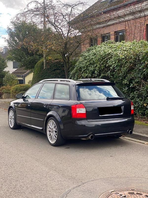 Schwarz Gebraucht 2004 Audi A4 S-Line Kombi | 9.790 € - Bild 1/4