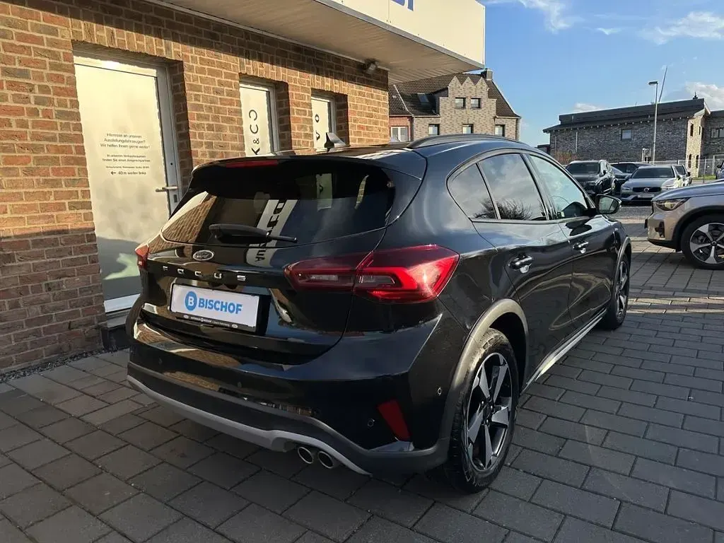 Gebraucht Ford Focus Active 125 PS (91 kW) 2024 Schwarz Limousine