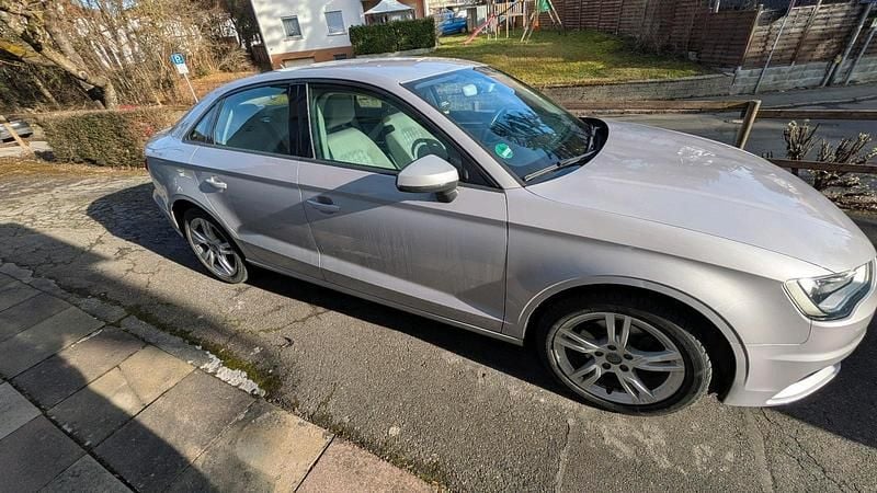 Silber Gebraucht 2016 Audi A3 Limousine | 13.500 € (Guter Preis) - Bild 1/4