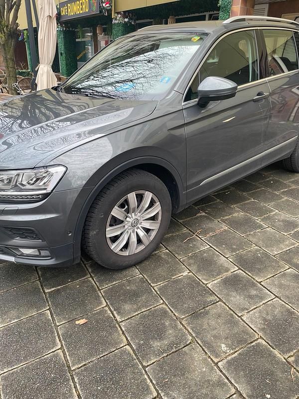 Gebraucht VW Tiguan 190 PS (139 kW) 2019 Grau SUV